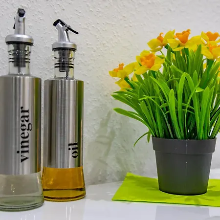 Hannibal - Design Studio-apartment Tulpe 9, Parkplatz, Kueche, Highspeed-wlan Apartment *
